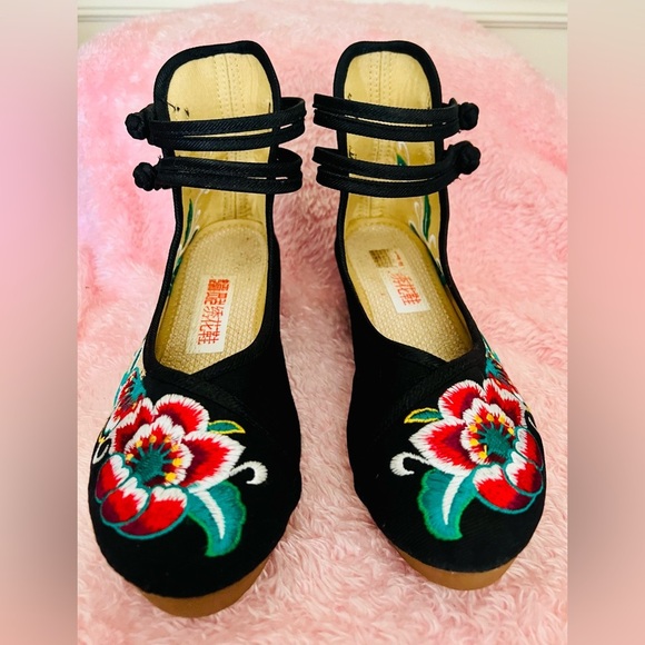 Vintage Chinese Floral Hibiscus Embroidery Strappy Round Toe Platform Wedges - Picture 10 of 16